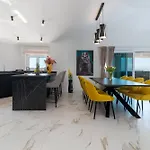 Luxury Harmonia *