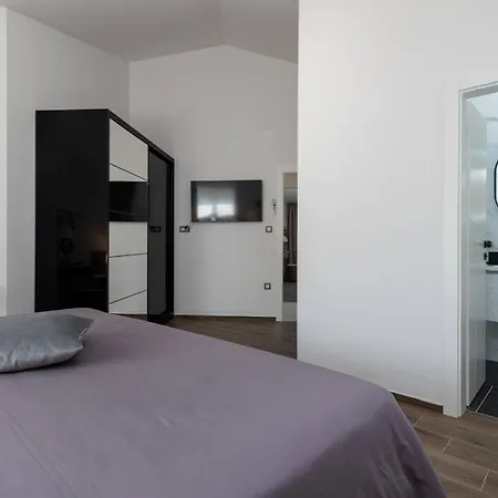 Luxury Harmonia *