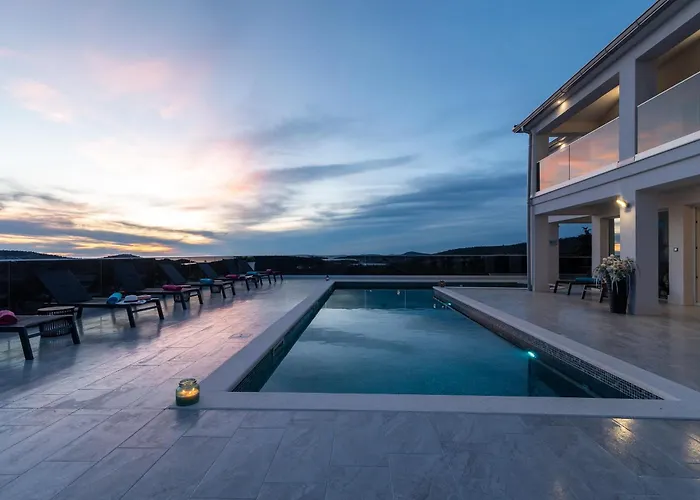 Luxury Harmonia Villa *